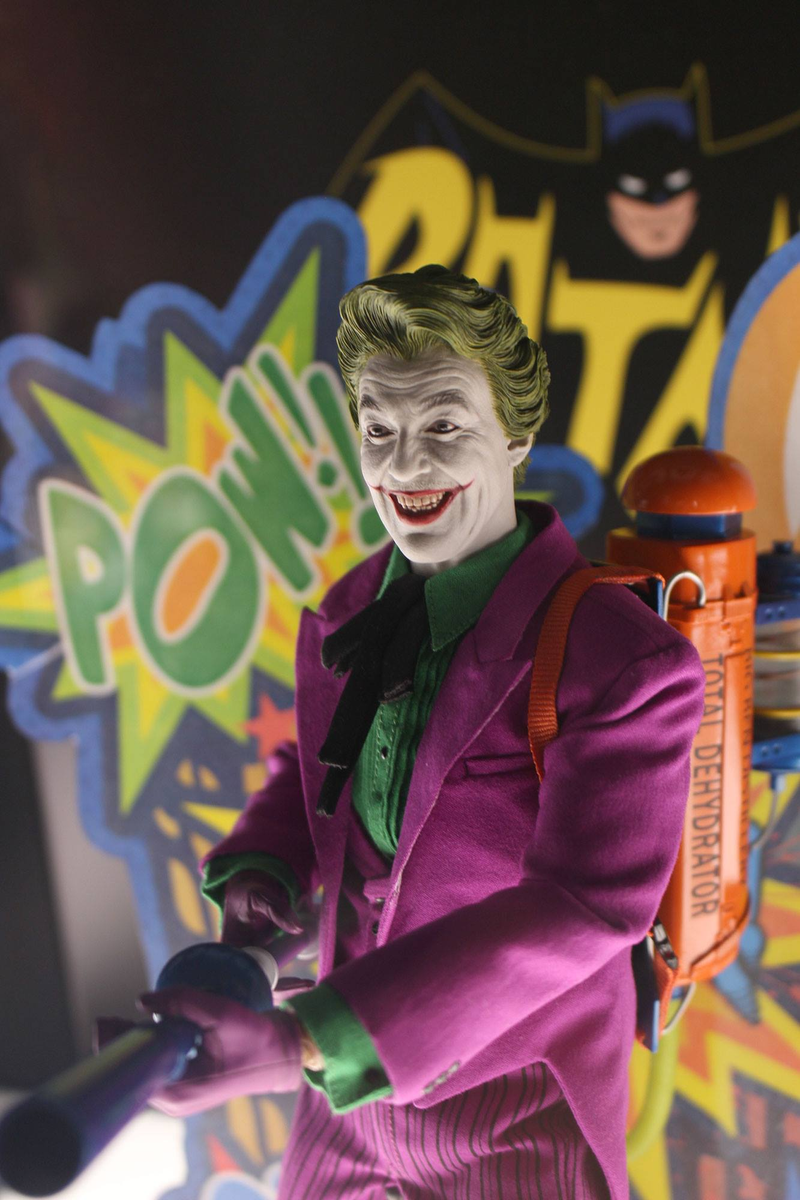 Illustration for article titled The Best Accessory of Hot Toys' Batman '66 Joker Figure Is His Painted-Over Moustache